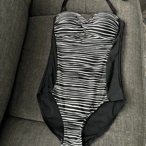 Merona black/white swimsuit
